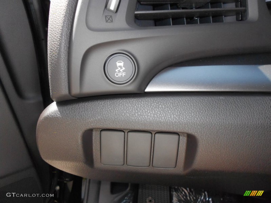 2013 Acura ILX 2.0L Controls Photo #71258500