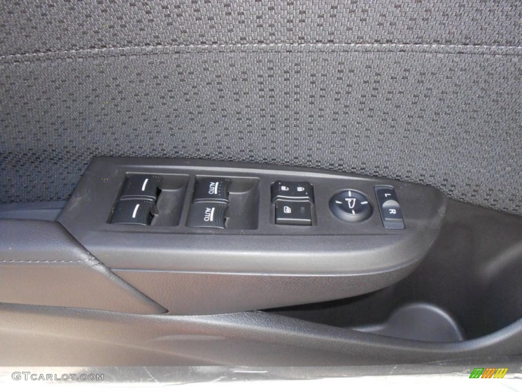 2013 Acura ILX 2.0L Controls Photo #71258508