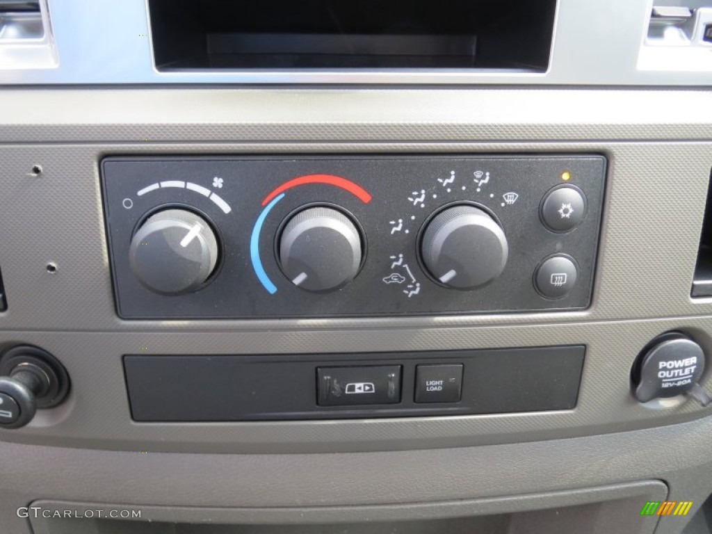 2008 Dodge Ram 1500 SXT Mega Cab Controls Photo #71260525