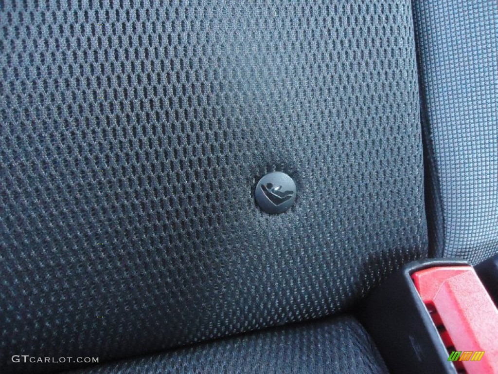 2012 Focus SE 5-Door - Black / Charcoal Black photo #37