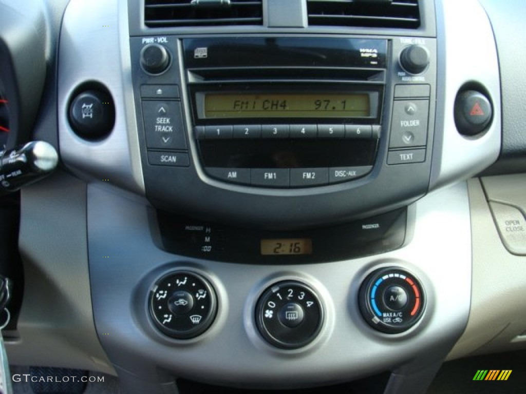 2007 Toyota RAV4 V6 4WD Audio System Photos