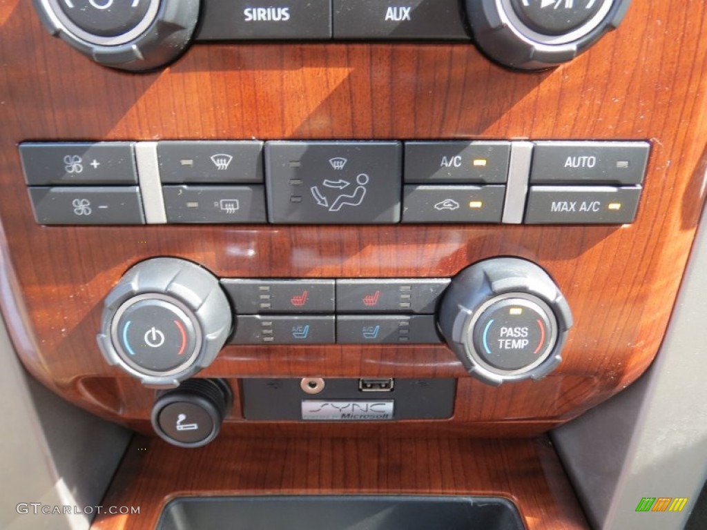 2010 F150 Lariat SuperCrew - Tuxedo Black / Tan photo #38