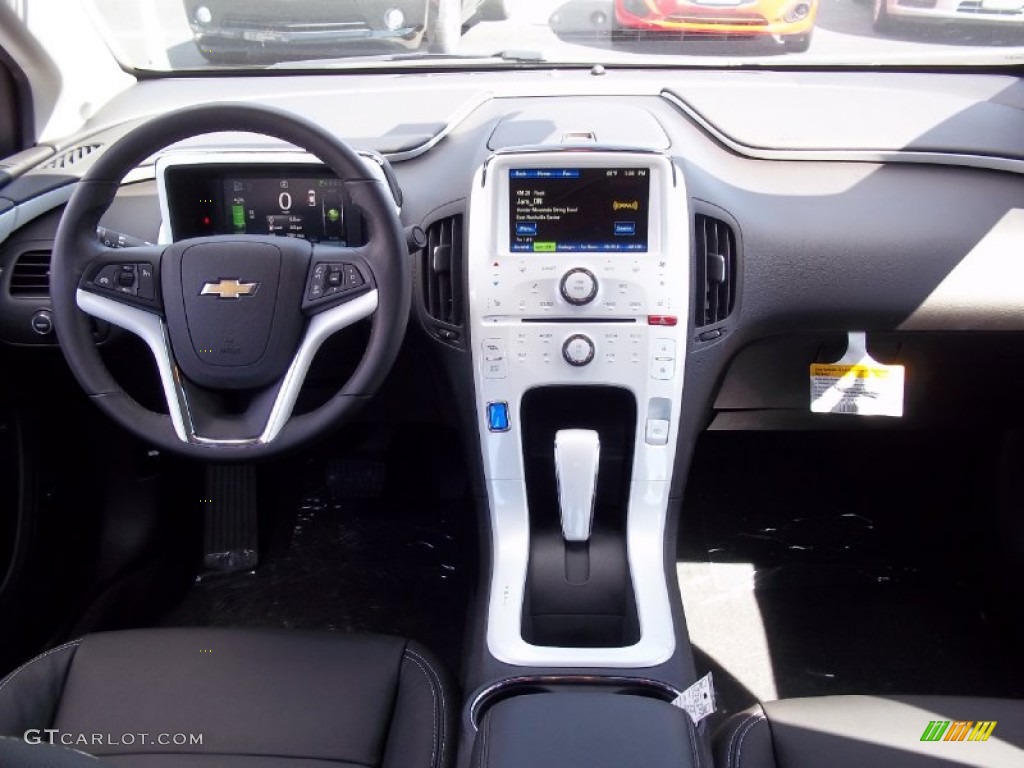 2013 Volt  - Summit White / Jet Black/Ceramic White Accents photo #10