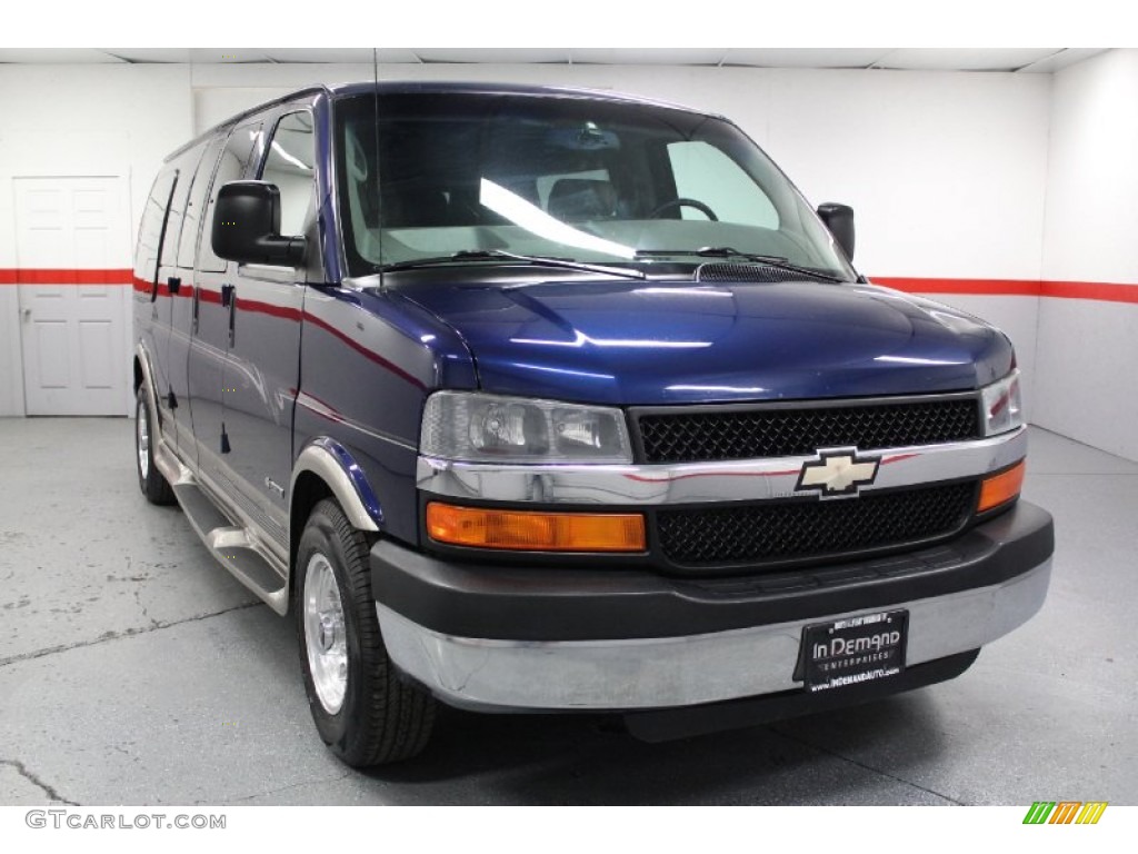 2004 Express 2500 Passenger Conversion Van - Indigo Blue Metallic / Medium Dark Pewter photo #3