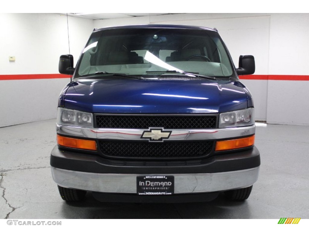 2004 Express 2500 Passenger Conversion Van - Indigo Blue Metallic / Medium Dark Pewter photo #4