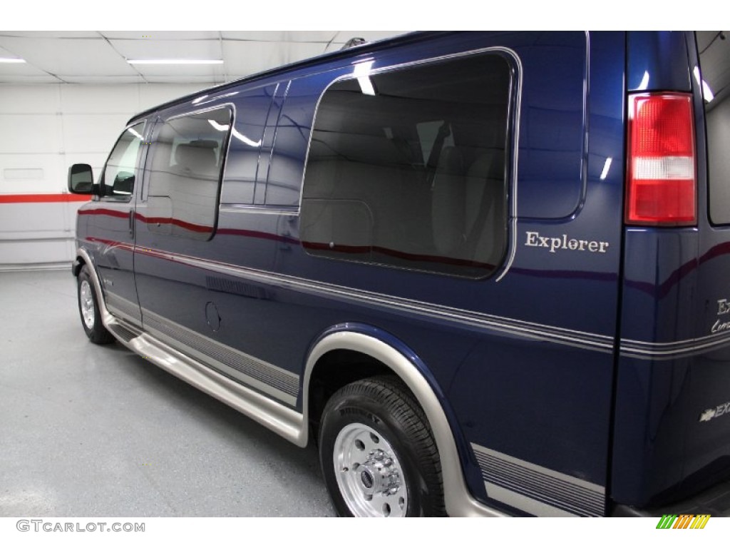 2004 Express 2500 Passenger Conversion Van - Indigo Blue Metallic / Medium Dark Pewter photo #17