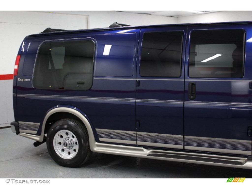 2004 Express 2500 Passenger Conversion Van - Indigo Blue Metallic / Medium Dark Pewter photo #21