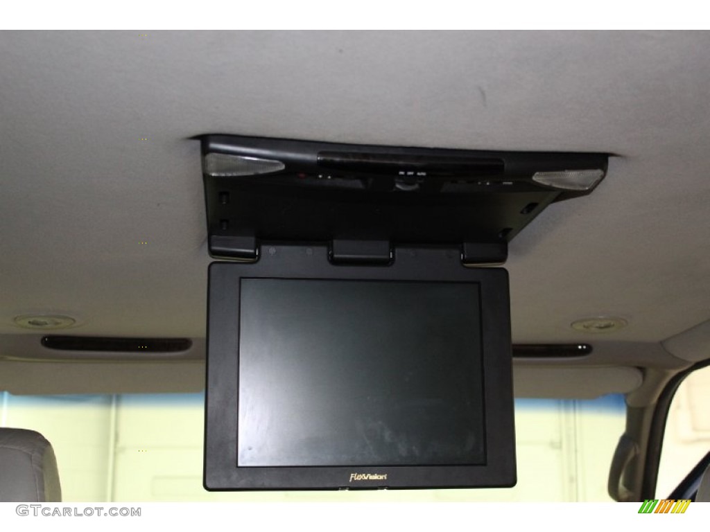 2004 Express 2500 Passenger Conversion Van - Indigo Blue Metallic / Medium Dark Pewter photo #57
