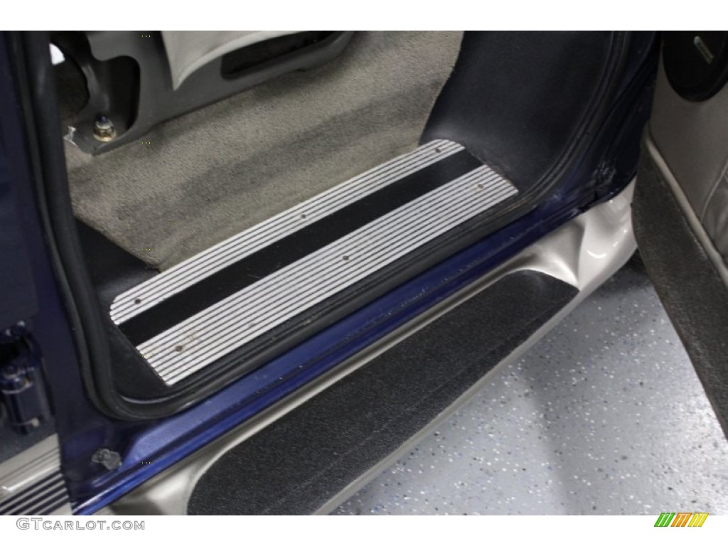 2004 Express 2500 Passenger Conversion Van - Indigo Blue Metallic / Medium Dark Pewter photo #72