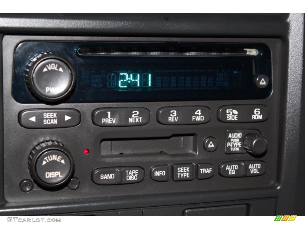 2004 Chevrolet Express 2500 Passenger Conversion Van Audio System Photo #71272441
