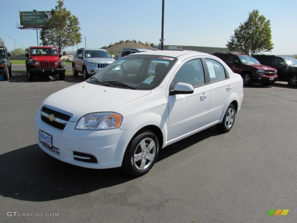 2010 Aveo LT Sedan - Summit White / Charcoal photo #1