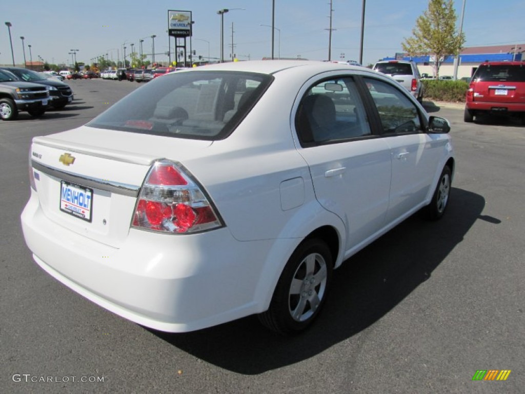 2010 Aveo LT Sedan - Summit White / Charcoal photo #5