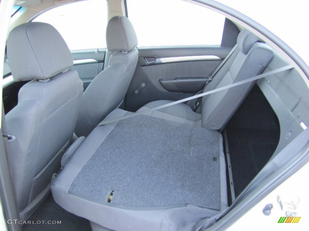 2010 Aveo LT Sedan - Summit White / Charcoal photo #10