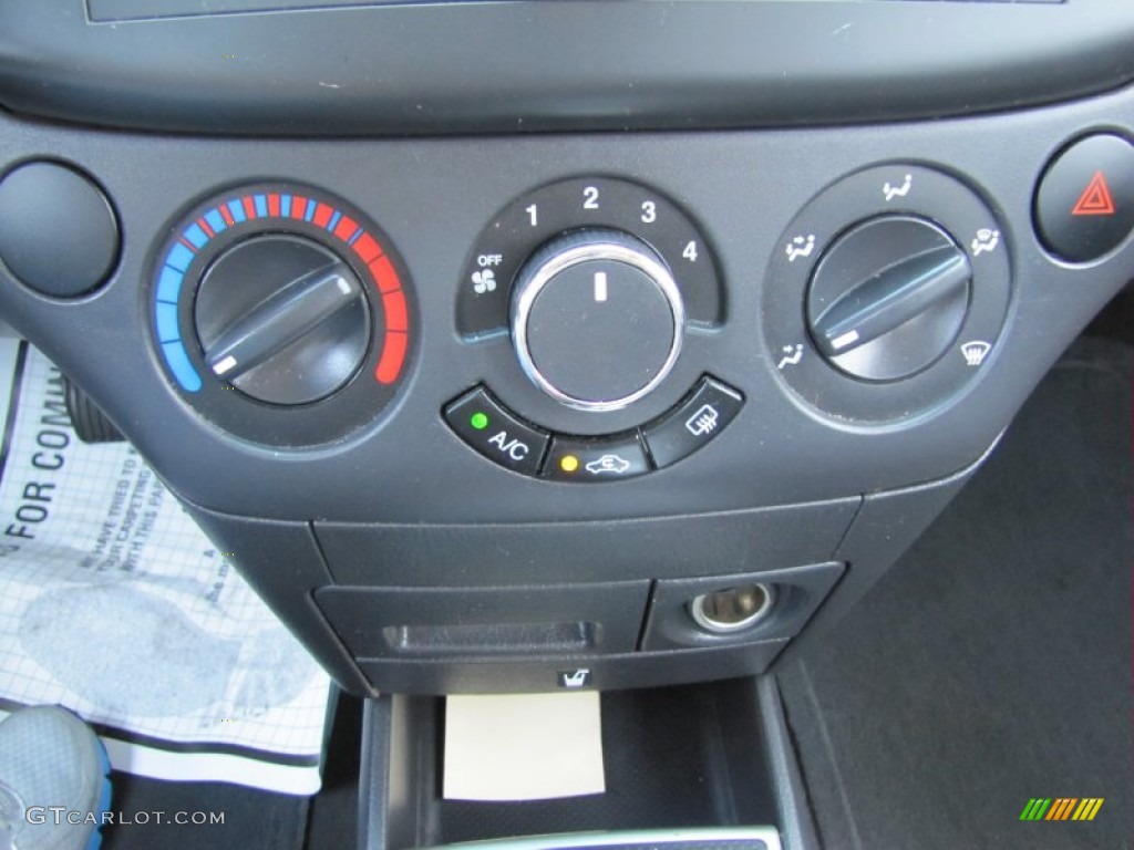 2010 Aveo LT Sedan - Summit White / Charcoal photo #16