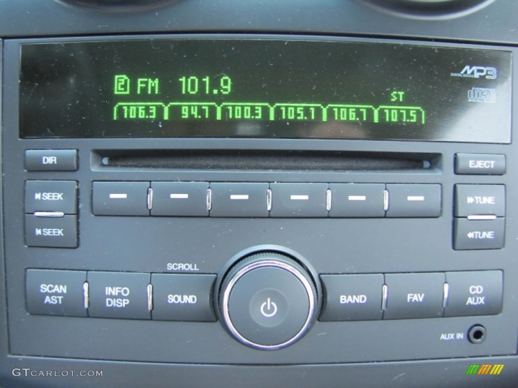2010 Aveo LT Sedan - Summit White / Charcoal photo #17