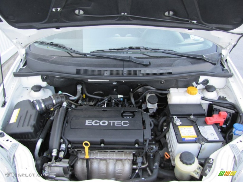 2010 Aveo LT Sedan - Summit White / Charcoal photo #19