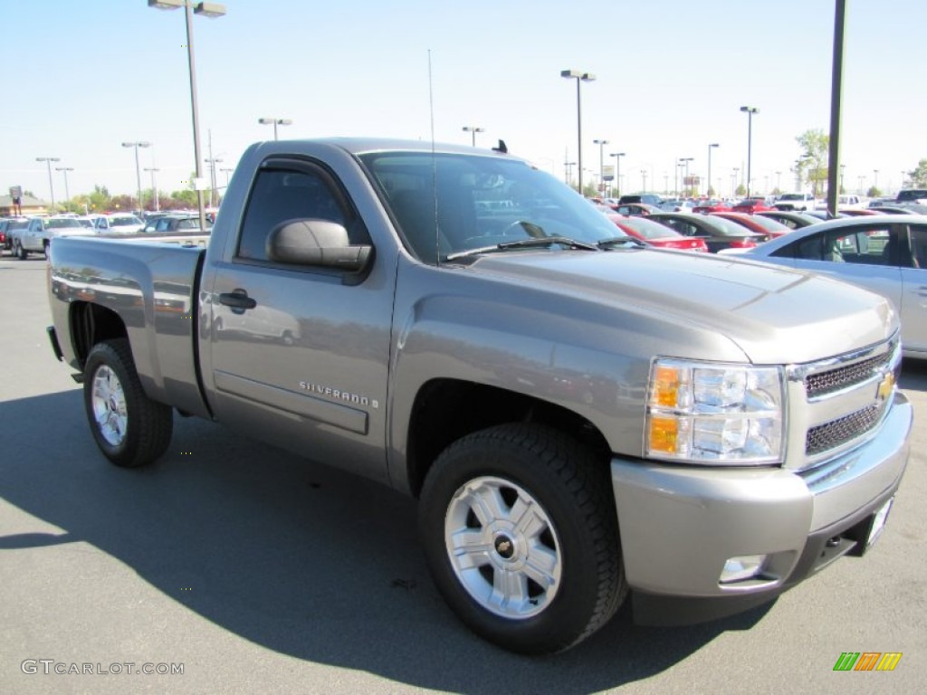 2008 Silverado 1500 LT Regular Cab 4x4 - Graystone Metallic / Ebony photo #7