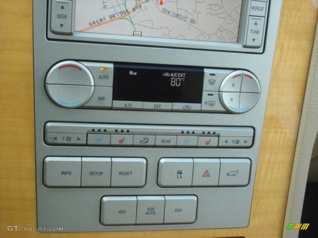 2007 Lincoln Navigator Ultimate 4x4 Controls Photo #71278150