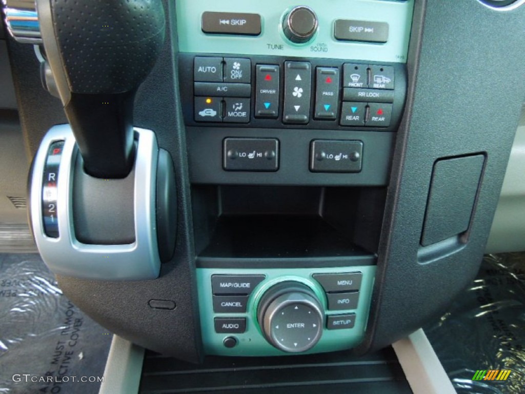 2011 Honda Pilot EX-L 4WD Controls Photo #71278492