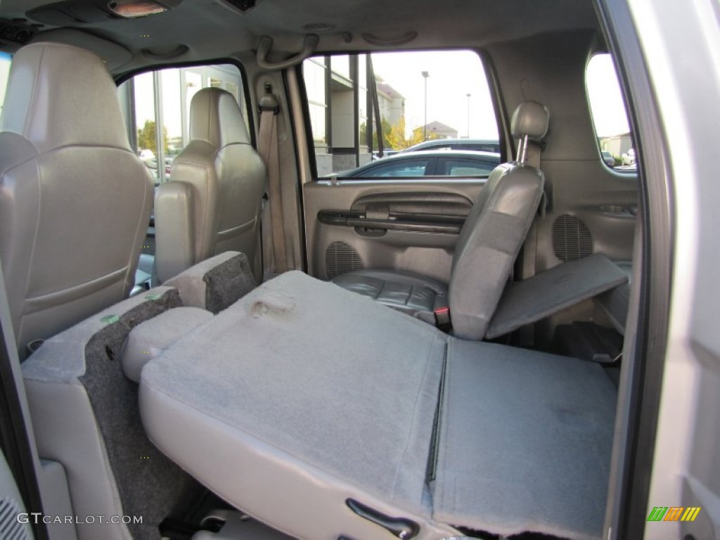 2004 Ford Excursion XLT 4x4 Rear Seat Photo #71281273