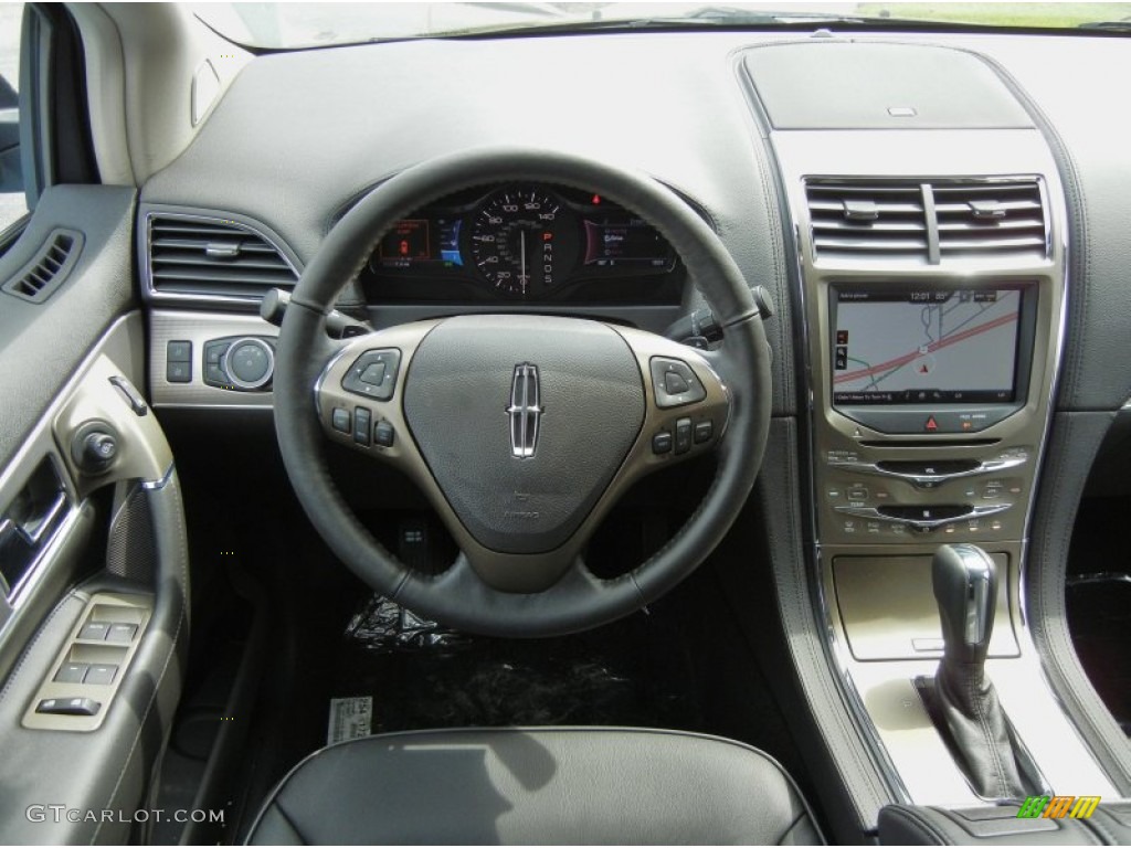 2013 Lincoln MKX FWD Charcoal Black Dashboard Photo #71282194