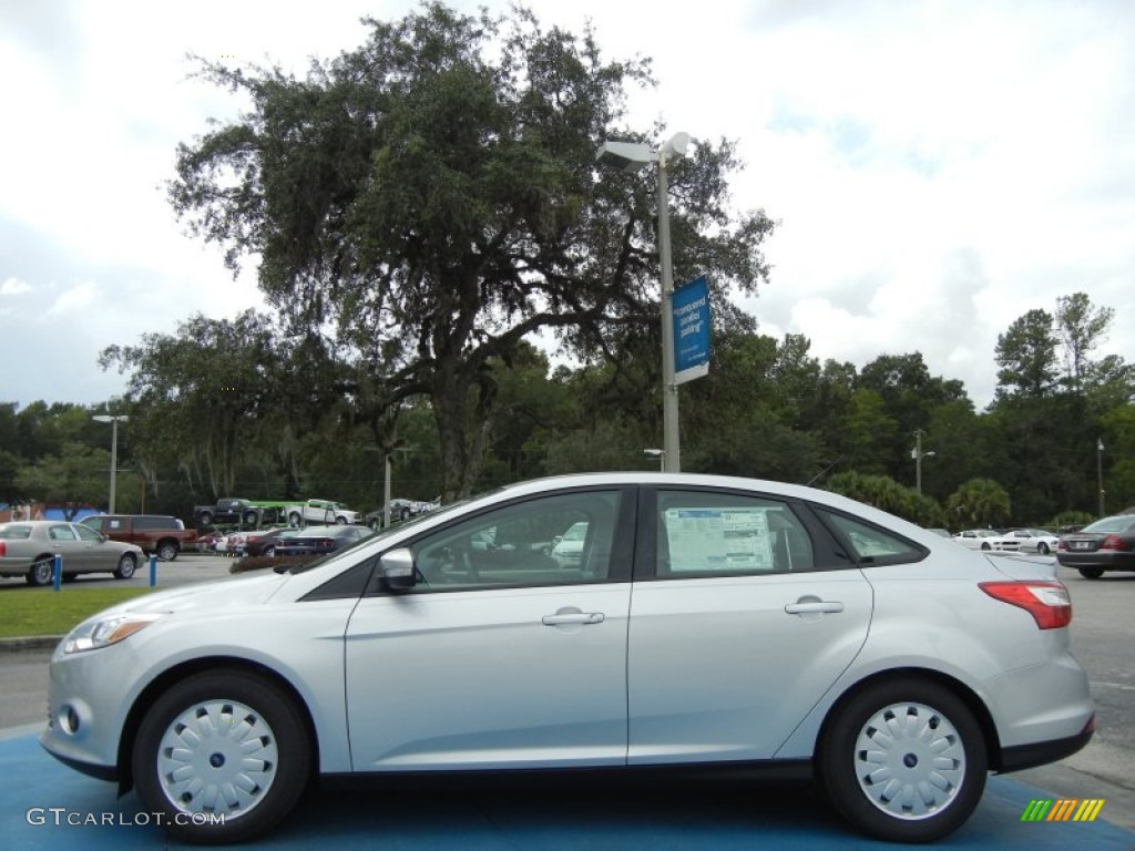 Ingot Silver 2013 Ford Focus SE Sedan Exterior Photo #71282959