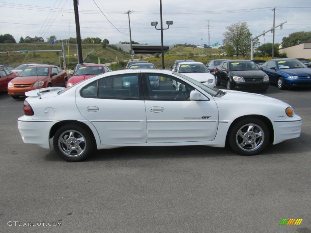 2002 Grand Am GT Sedan - Arctic White / Dark Pewter photo #4