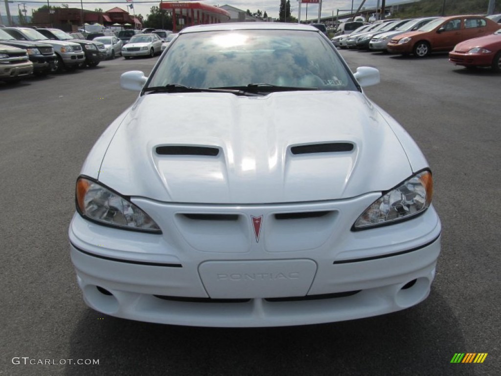 2002 Grand Am GT Sedan - Arctic White / Dark Pewter photo #6