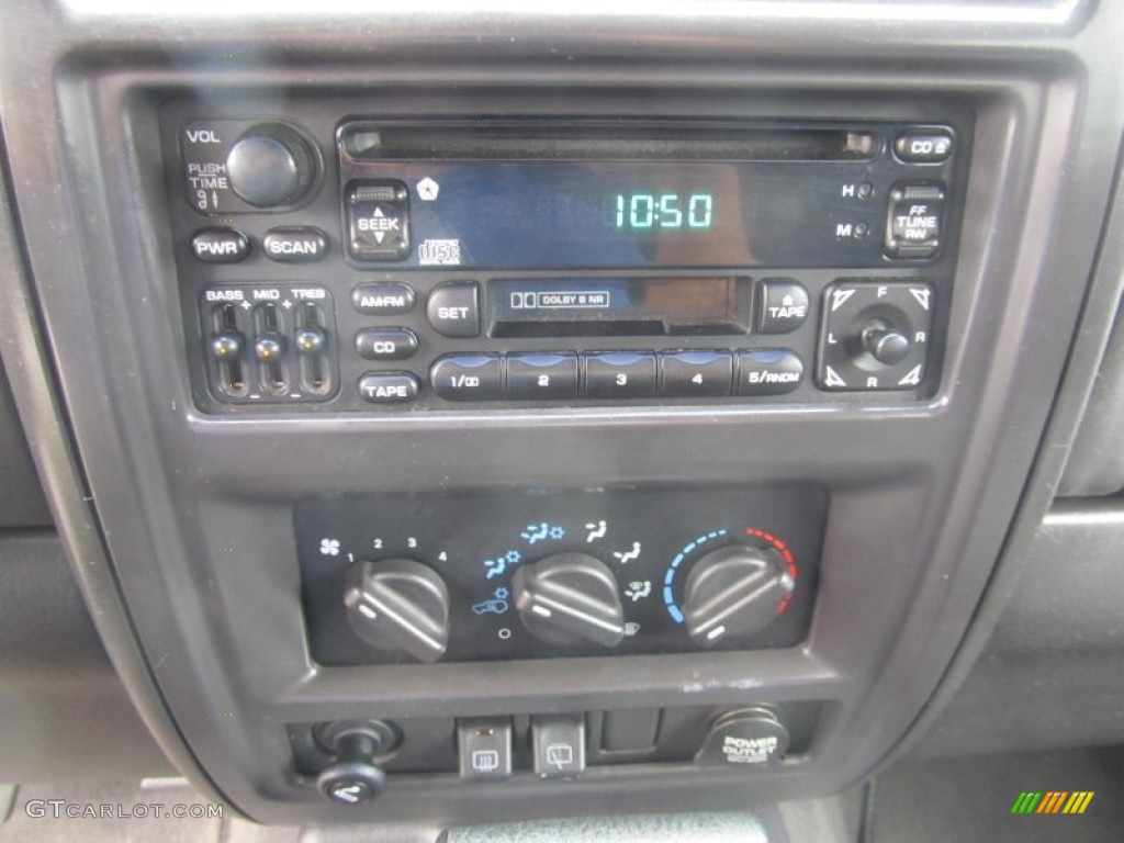 2000 Jeep Cherokee Classic 4x4 Controls Photo #71283391