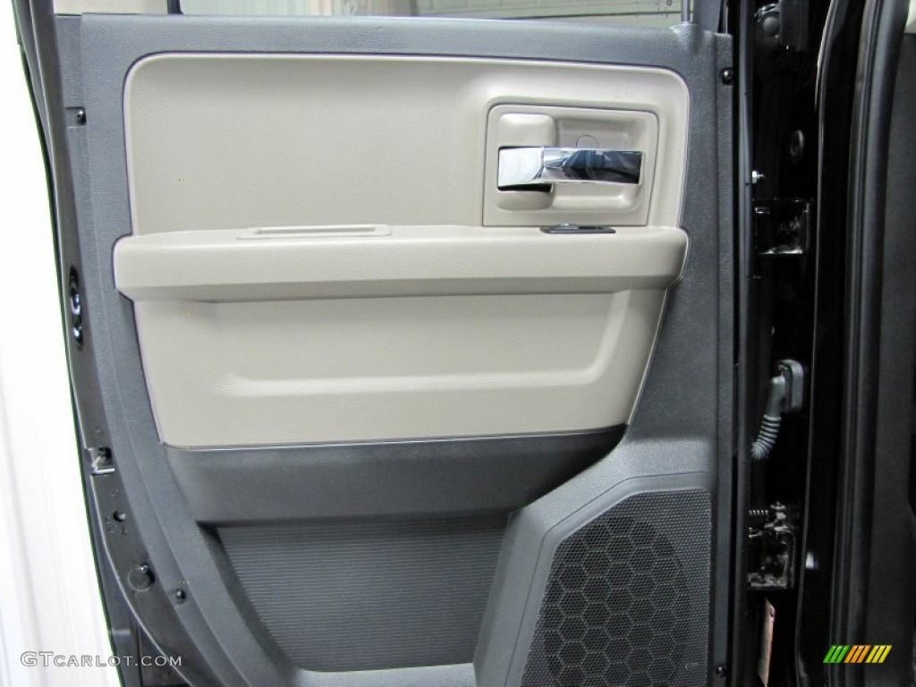 2012 Ram 1500 SLT Quad Cab 4x4 - Black / Dark Slate Gray/Medium Graystone photo #13