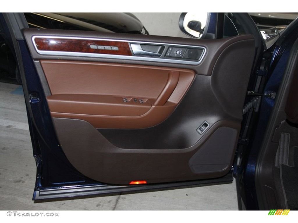 2013 Volkswagen Touareg VR6 FSI Lux 4XMotion Saddle Brown Door Panel Photo #71285520