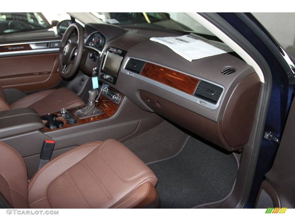 Saddle Brown Interior 2013 Volkswagen Touareg VR6 FSI Lux 4XMotion Photo #71285653