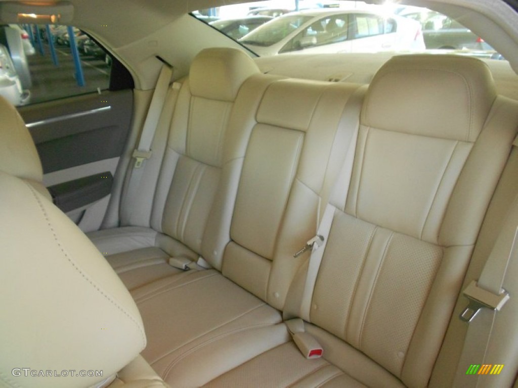2008 Chrysler 300 C HEMI Heritage Edition Rear Seat Photos