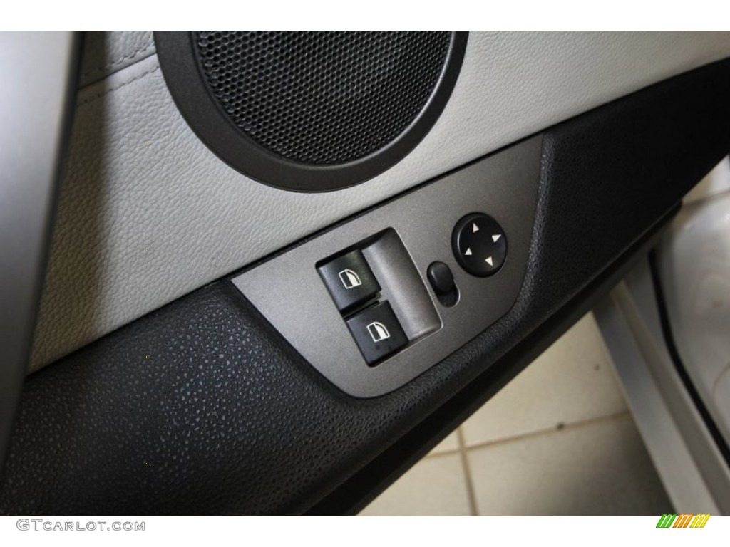 2003 Z4 2.5i Roadster - Titanium Silver Metallic / Pearl Grey photo #16