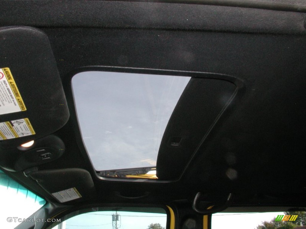 2006 F250 Super Duty Amarillo Special Edition Crew Cab 4x4 - Screaming Yellow / Black photo #86