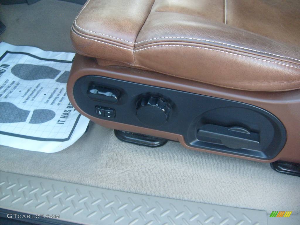 2006 F150 King Ranch SuperCrew - Oxford White / Castano Brown Leather photo #17