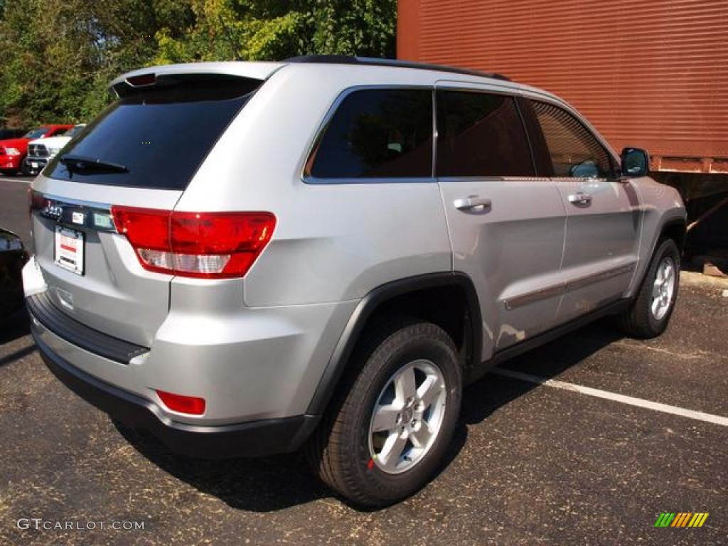 2013 Grand Cherokee Laredo 4x4 - Bright Silver Metallic / Black photo #3