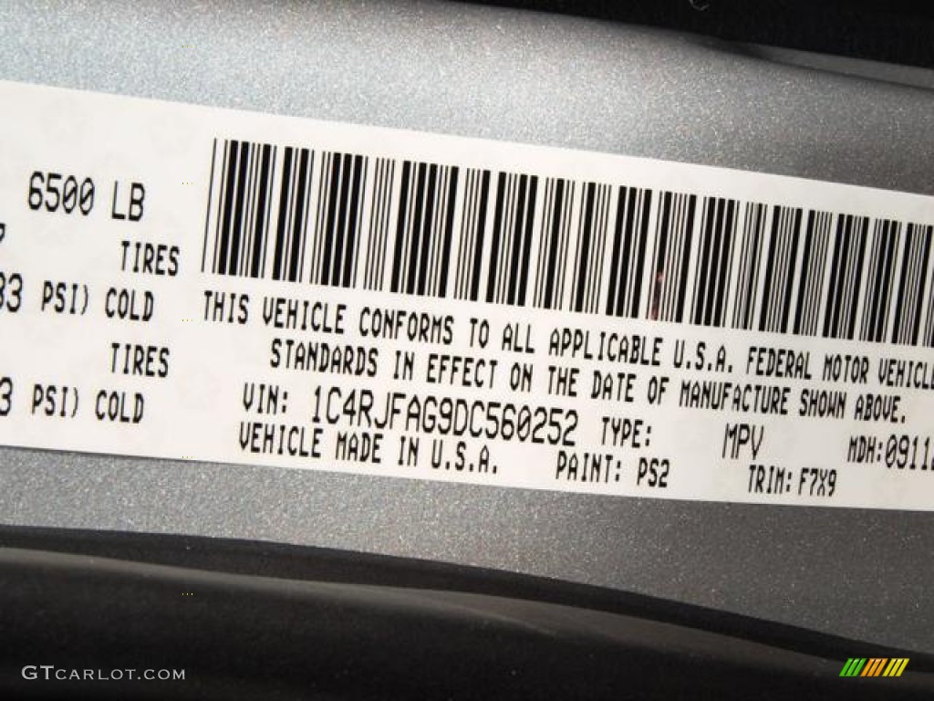 2013 Grand Cherokee Laredo 4x4 - Bright Silver Metallic / Black photo #7