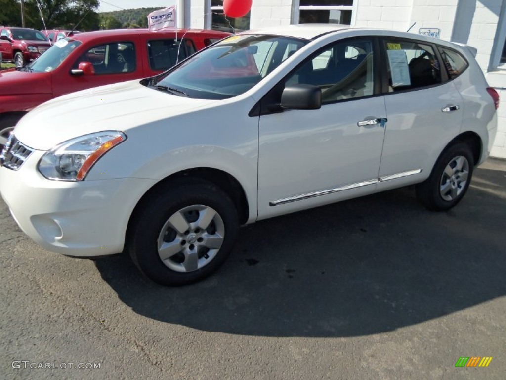 2011 Rogue S AWD - Pearl White / Black photo #1