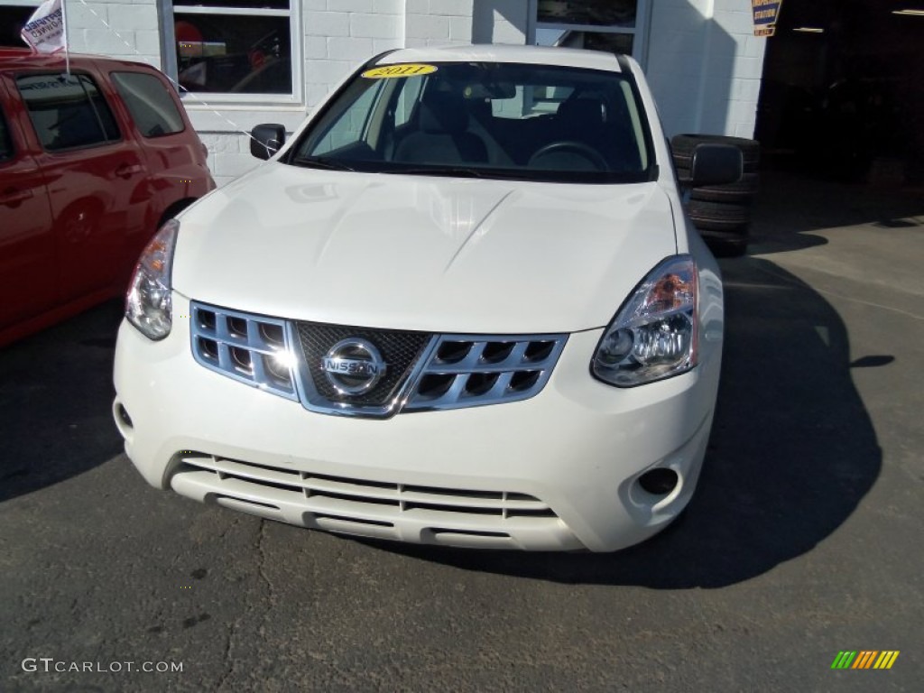 2011 Rogue S AWD - Pearl White / Black photo #2