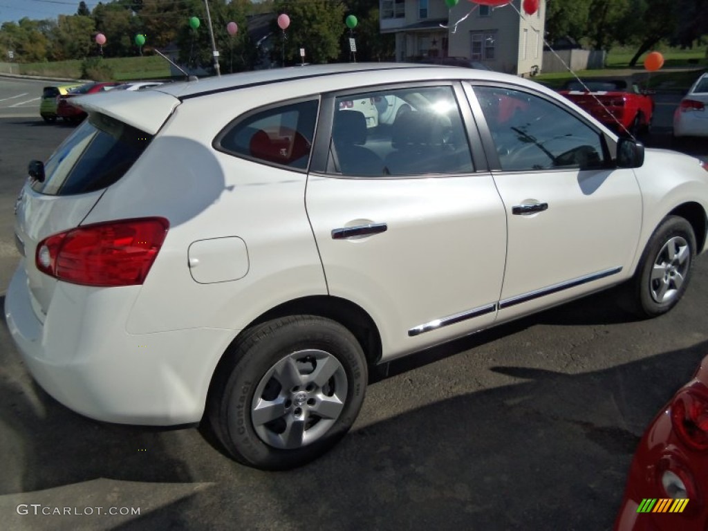 2011 Rogue S AWD - Pearl White / Black photo #4