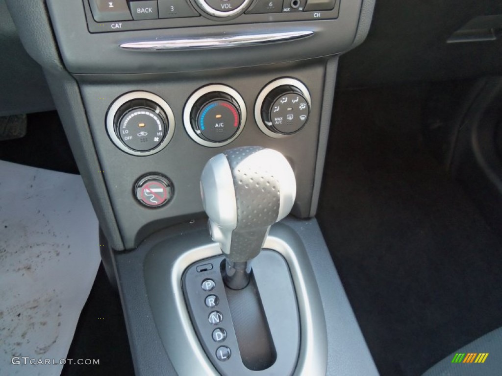 2011 Rogue S AWD - Pearl White / Black photo #13