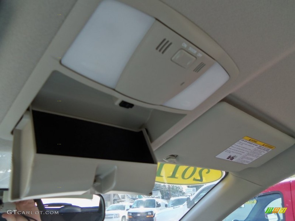 2011 Rogue S AWD - Pearl White / Black photo #15