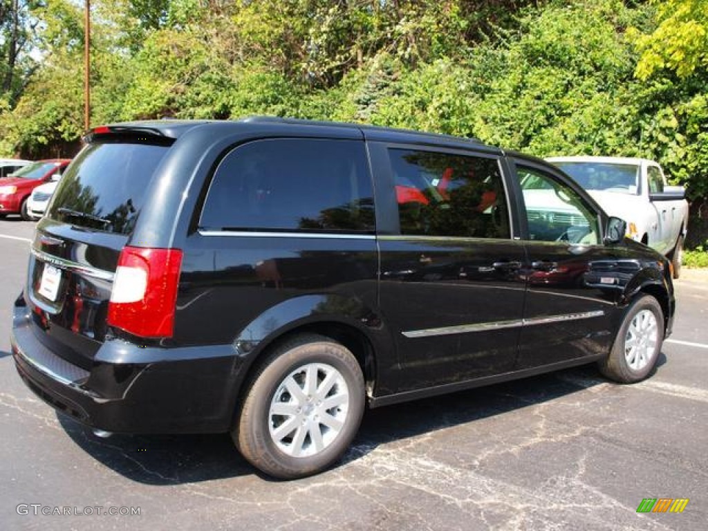 2013 Town & Country Touring - Brilliant Black Crystal Pearl / Black/Light Graystone photo #3
