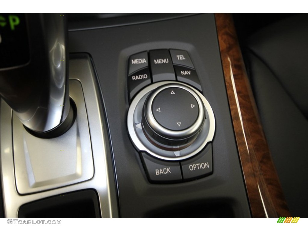 2013 BMW X6 xDrive35i Controls Photo #71297842