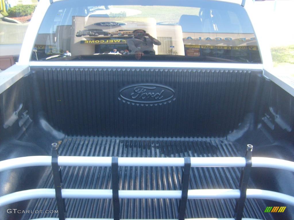 2006 F150 King Ranch SuperCrew - Oxford White / Castano Brown Leather photo #27