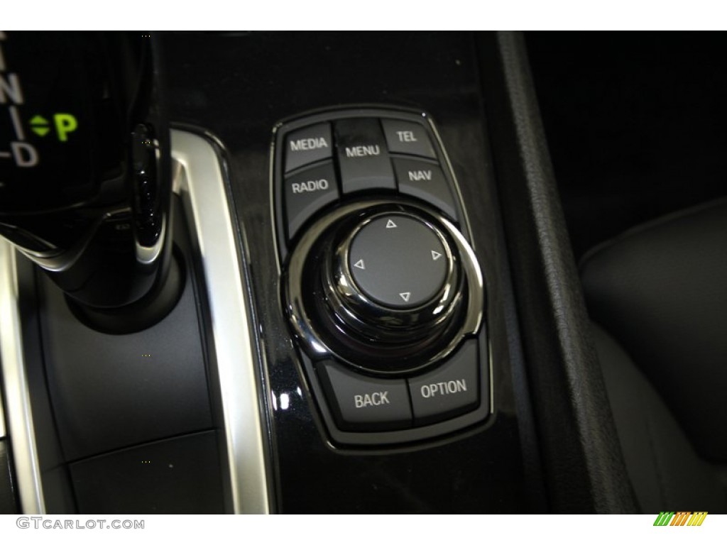 2013 BMW 5 Series 550i Gran Turismo Controls Photo #71299342