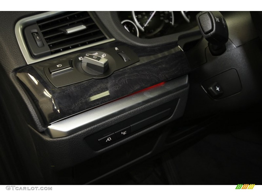 2013 BMW 5 Series 550i Gran Turismo Controls Photo #71299375
