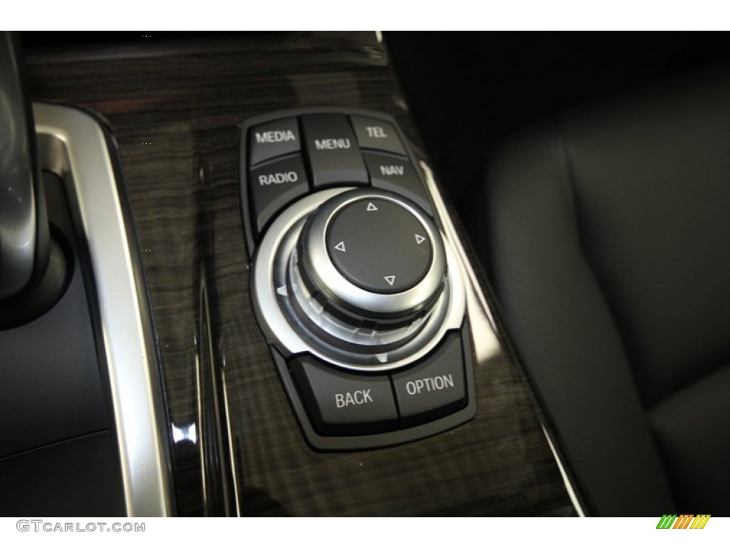2013 BMW 5 Series ActiveHybrid 5 Controls Photo #71300611