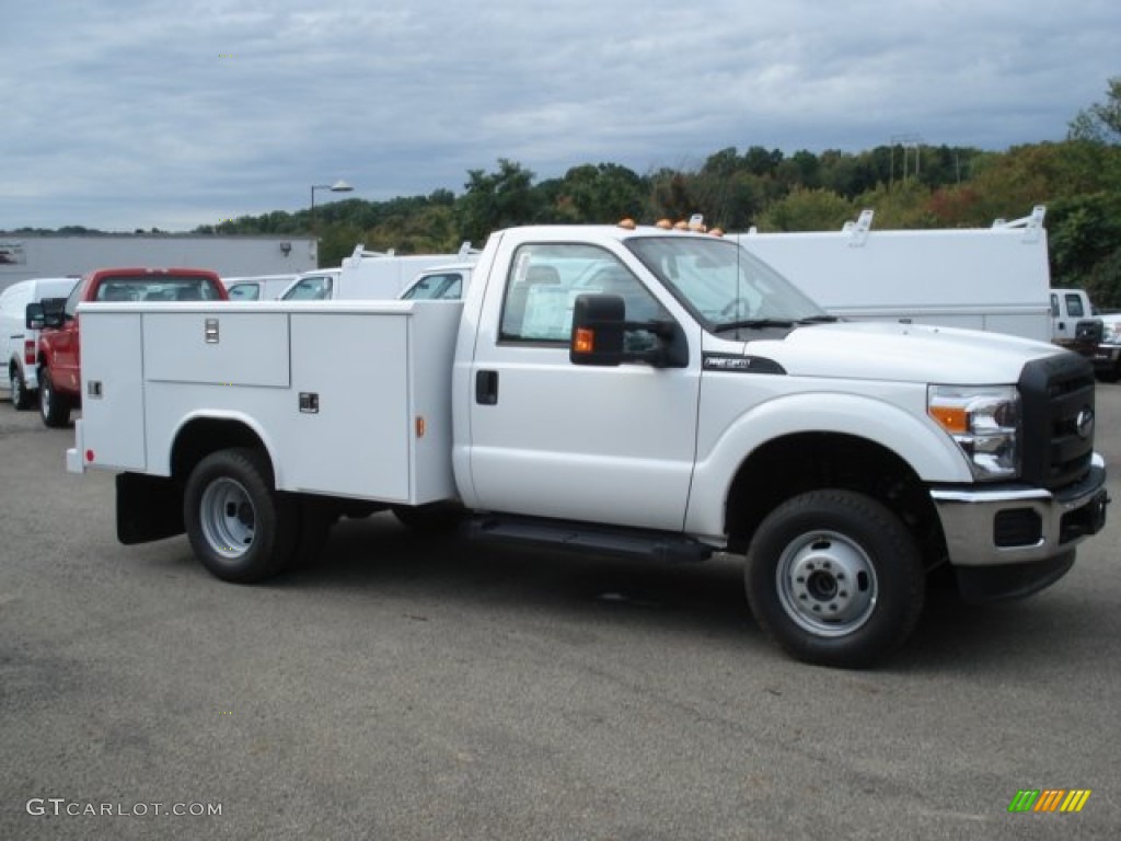 Oxford White Ford F350 Super Duty